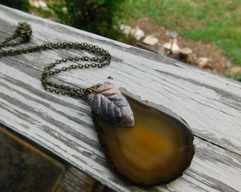 Aspen Grove | Toffee colored Ringed Tree AGate slab druzy edge pendant & metal leaf charm necklace  #FestiveEtsyFinds