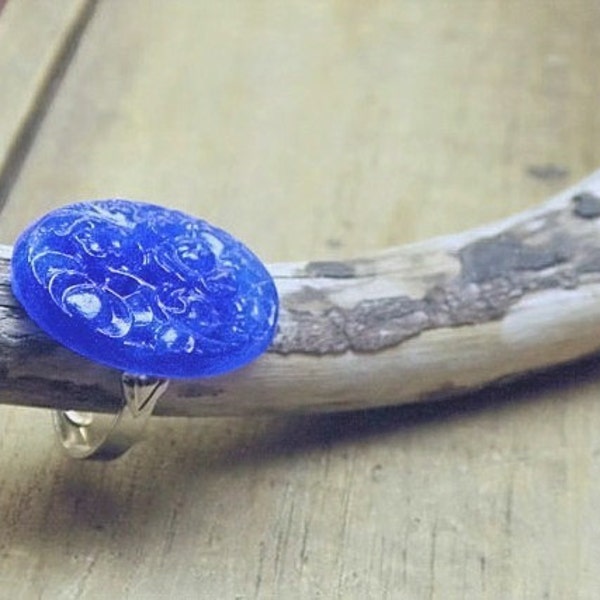 The Blue Muse. Vintage Delft  blue Floral Glass cabochon adjustable ring