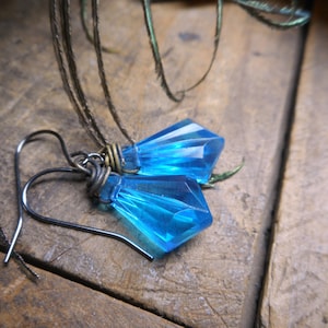 Rocky Mountain Sky Earrings. Sky Blue Faceted Lucite Drops, antiqued brass & gunmetal dangle earrings  #FestiveEtsyFinds