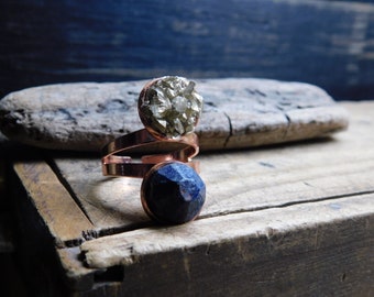 Day & Night | Genuine chunky rough cut Blue Sapphire, Golden Pyrite, and copper ring with double settings. osfa  #FestiveEtsyFinds