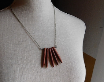 Redwood. Roodbruine jaspis dolk speer handgemaakte rustieke ketting met franje #FestiveEtsyFinds