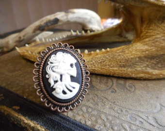 A Woman, Lovely In Her Bones. Gothic Skull Cameo & Antiqued Copper Spooky Halloween Ring  #FestiveEtsyFinds