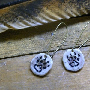 Animal Tracks Earrings: WOLF PAWS. Rustic deer antler carved earrings. Handmade BoHo Native Tribal Inspired.  #FestiveEtsyFinds