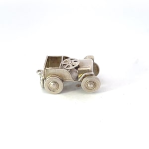 Vintage Car Charm