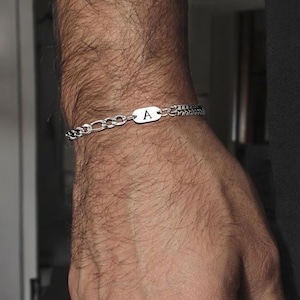 Pulsera personalizada con inicial para hombre, pulsera de cadena de acero inoxidable impermeable personalizada para hombre, joyería grabada para hombre, regalo para su novio.