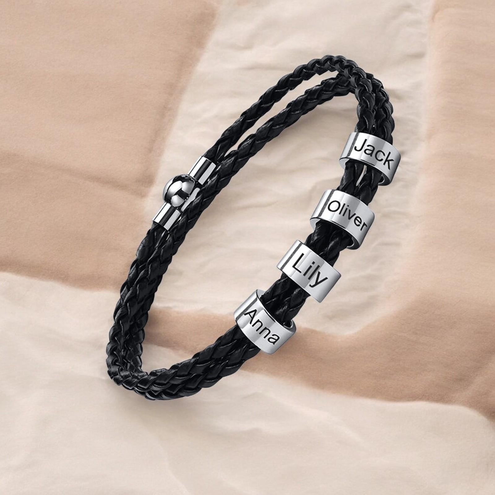 MYCLUSIV® Bracciale in pelle personalizzato da uomo con nome su perle ossidanti - Bracciale con incisione - Regalo per uomini - Bracciale da uomo - Regalo per papà, 21cm, Acciaio inossidabile Pelle
