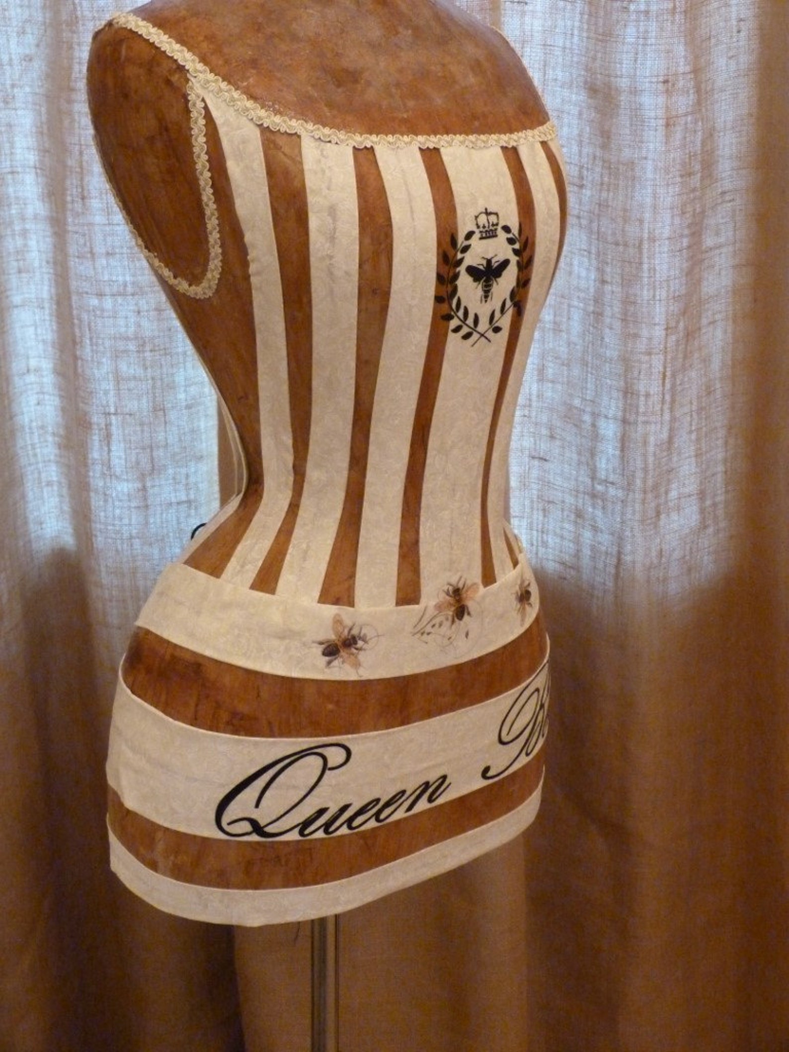 Vintage Inspired Dress Form Mannequin OOAK Quuen Bee Crown Off-white ...