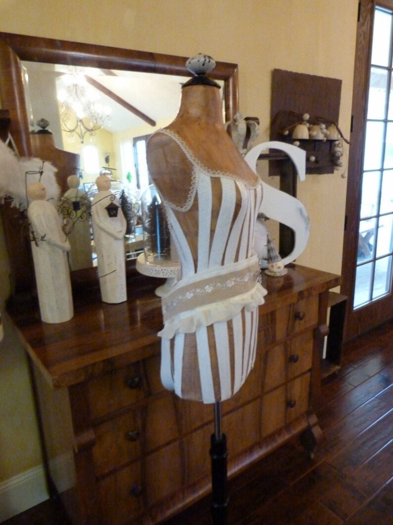 Dress Form Mannequin Vintage Inspired Lace Belt Jewelry Display Free ...