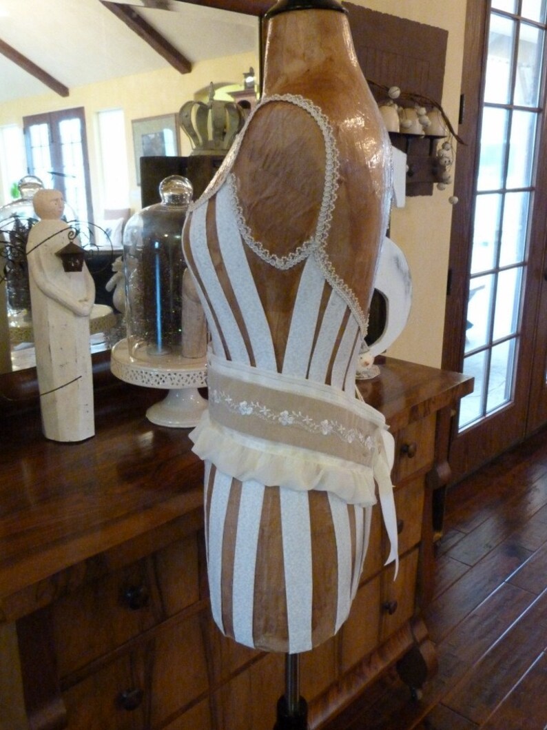 Dress Form Mannequin Vintage Inspired Lace Belt Jewelry Display Free ...