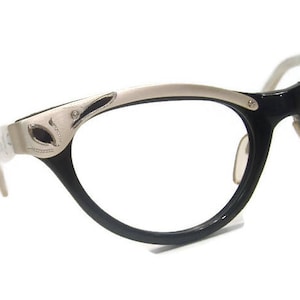 Vintage Womens 50s Horn Rim Cat Eye Glasses Eyewear Frame With Accents NOS  Shelf #281