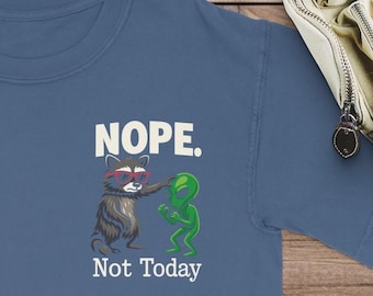 Camiseta gráfica divertida de mapache extraterrestre / Camiseta de animal lindo y extraño / Camiseta gráfica unisex con humor novedoso