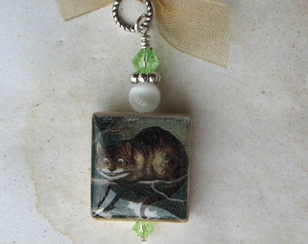 Vintage Alice in Wonderland Cheshire Cat Charm Pendant