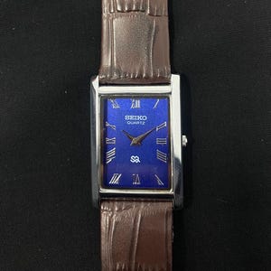 Vintage Seiko Slim Rare Blue  Quartz Gentlemen&#39;s Wrist Watch - FREE SHIPPING