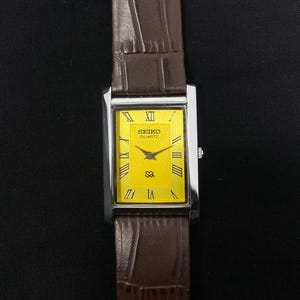 Vintage Seiko Slim  Quartz Gentlemen&#39;s Wrist Watch - FREE SHIPPING