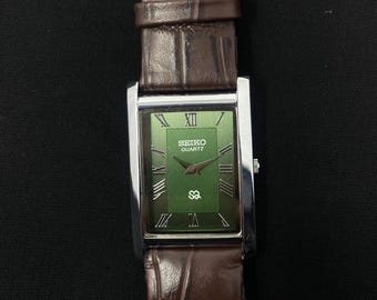 Rare Green Vintage Seiko Slim  Quartz Gentlemen's Wrist Watch - FREE SHIPPING