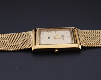 希少なゴールド製ヴィンテージセイコースリムクォーツ紳士用腕時計