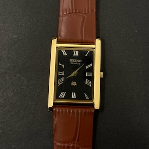 Black Dial Vintage Seiko Slim  Quartz Gentlemen&#39;s Wrist Watch - (FREE SHIPPING)