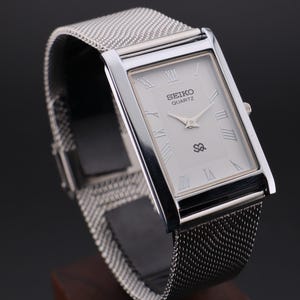 Vintage Seiko Slim  Quartz Gentlemen&#39;s Wrist Watch - FREE SHIPPING