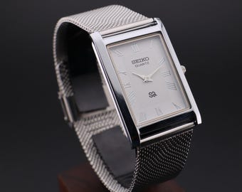 Vintage Seiko Slim  Quartz Gentlemen's Wrist Watch - FREE SHIPPING