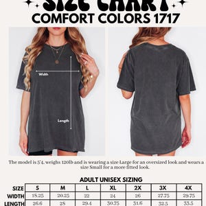 Peut inclure: Tableau des tailles pour t-shirts unisexes des tailles S &agrave; 4X. Le tableau indique les mesures de largeur et de longueur en pouces pour chaque taille. Le mannequin porte un t-shirt taille L.