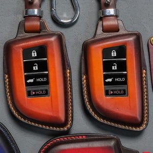 Acura Key Fob Cover 2008–2025 – Handmade Leather Case for Mdx, Rdx, Tlx, Ilx, Integra, ZDX, NSX – 55+ Colors, Custom Name & Logo Gift