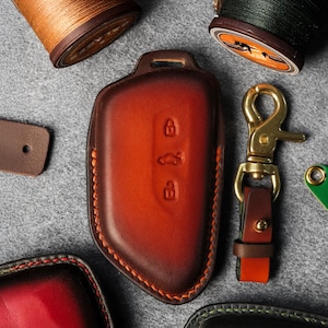 Leather Key Fob Cover Compatible with VW Atlas, Jetta, Golf, Magotan, Passat, Tiguan, Polo – 2023 2024 2025 Keyless Remote Holder Case