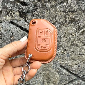 Schlüsselanhänger aus Leder für Wrangler Grand Cherokee Compass Renegade Patriot 2013-2022 | Schlüsselanhänger für Flip Funkfernbedienung 3 4 5 Tasten