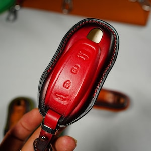 Custom Leather Key Fob Cover Fits Porsche Macan EV 2025 Macan 4, Macan 4S, Cayenne, Macan, Panamera, Taycan Personalized