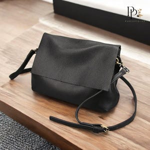 Handmade Cowhide Leather Crossbody Bag: Minimalist Everyday Purse