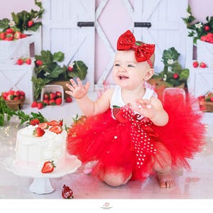 Strawberry Birthday Girl Outfit: Sweet One Tutu, Bodysuit & Headband