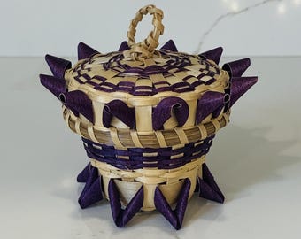 Petit panier vintage Mic Mac signé, tressé à la main, avec couvercle et accents violets, panier fantaisie, motifs en spirale de porc-épic