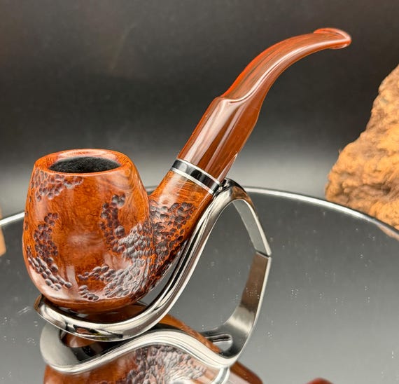 Handmade briar tobacco pipe
