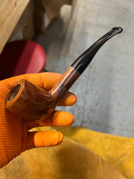Handmade briar tobacco pipe