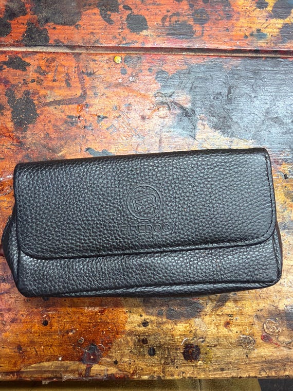 Medium tobacco +2 pipe pouch