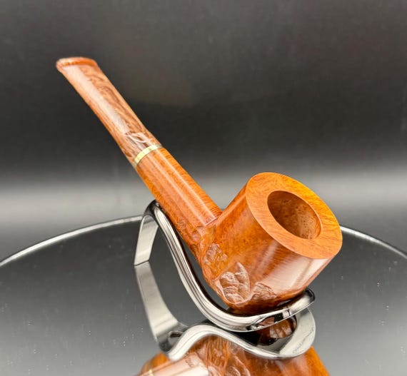 Handmade briar tobacco pipe