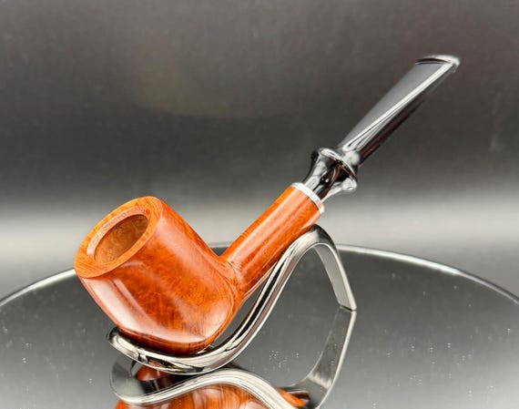 Handmade briar tobacco pipe
