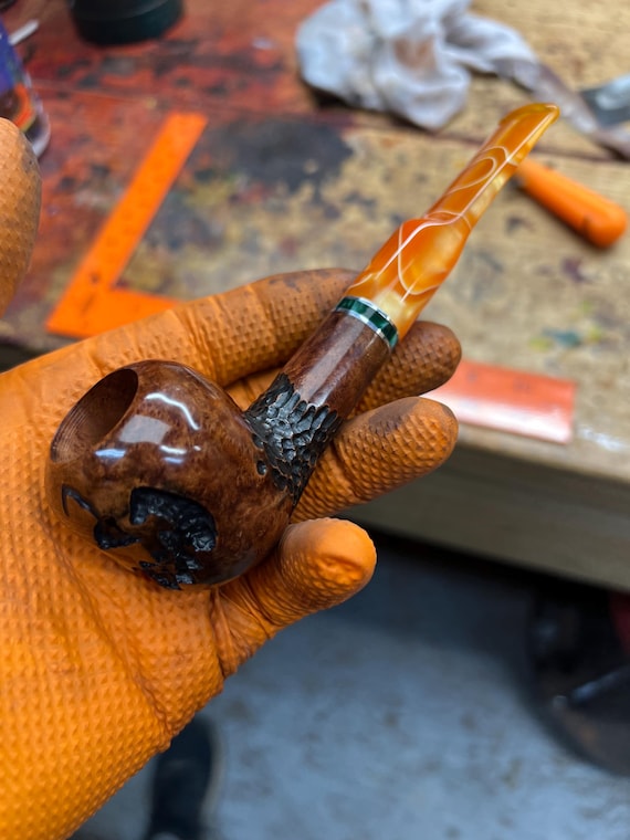 Handmade briar tobacco pipe
