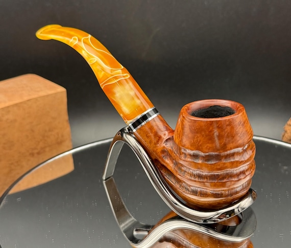 Handmade briar tobacco pipe