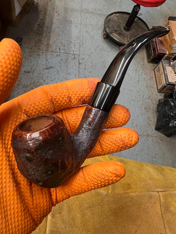 Handmade briar tobacco pipe