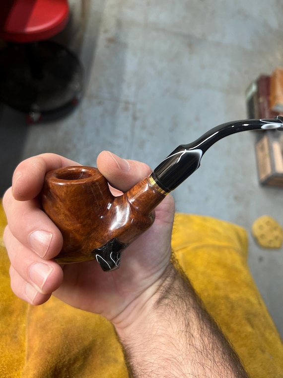 Handmade briar tobacco pipe