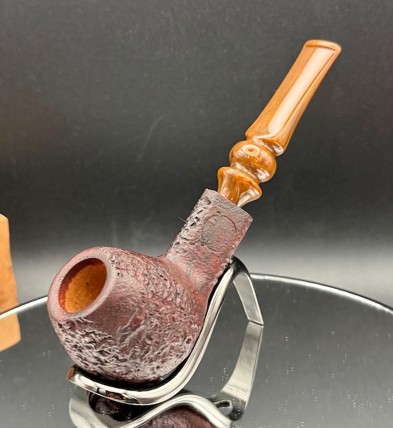 Handmade briar tobacco pipe