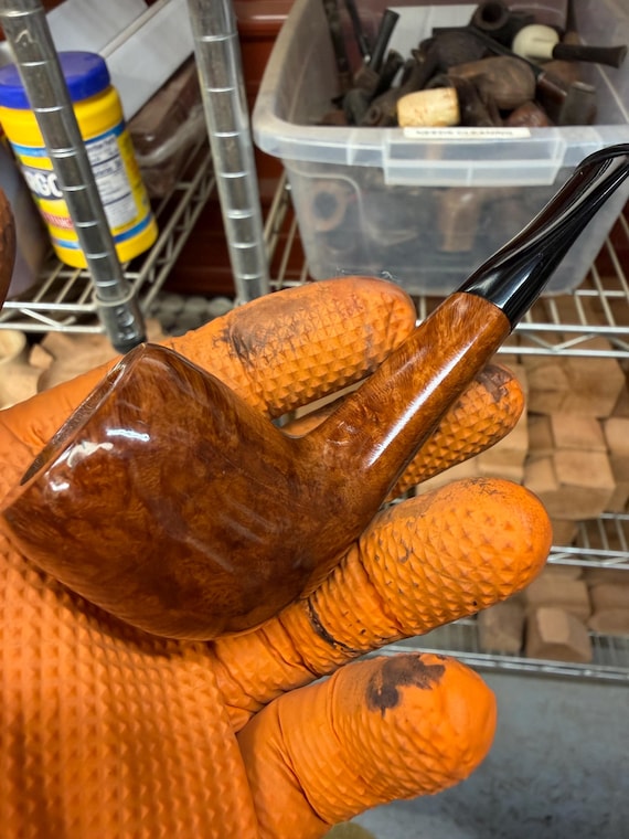 Handmade briar tobacco pipe