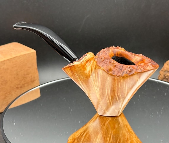 Handmade briar tobacco pipe