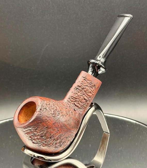 Handmade briar tobacco pipe