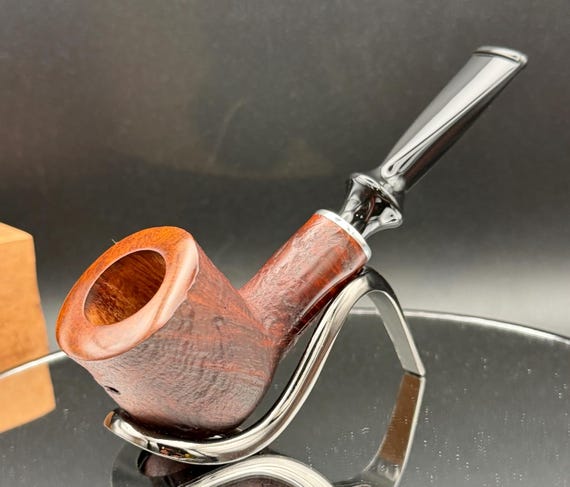 Handmade briar tobacco pipe
