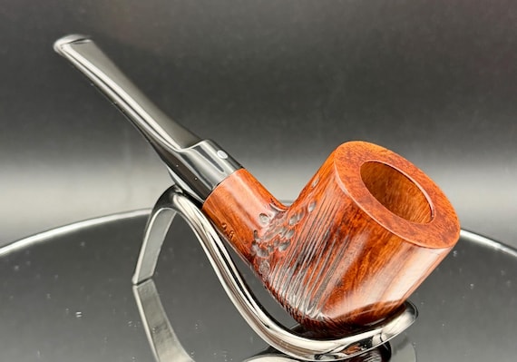 Handmade briar tobacco pipe