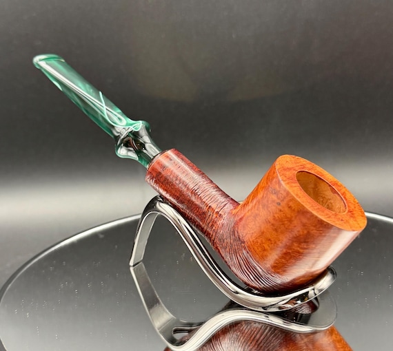 Handmade briar tobacco pipe