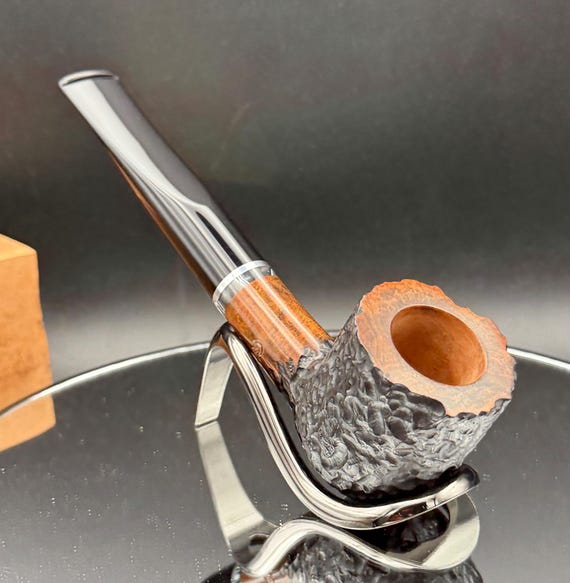Handmade briar tobacco pipe