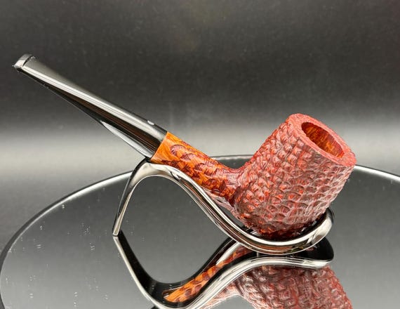 Handmade briar tobacco pipe