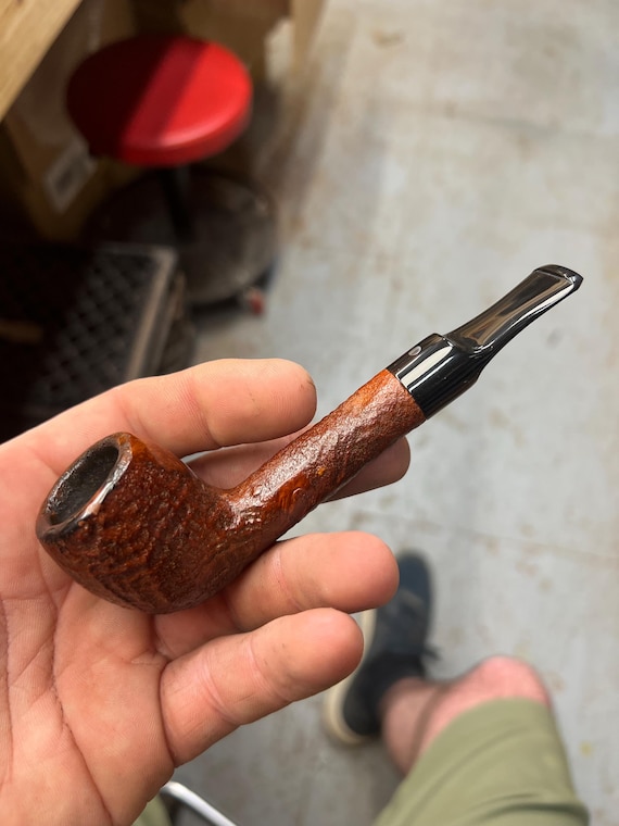 Handmade briar tobacco pipe